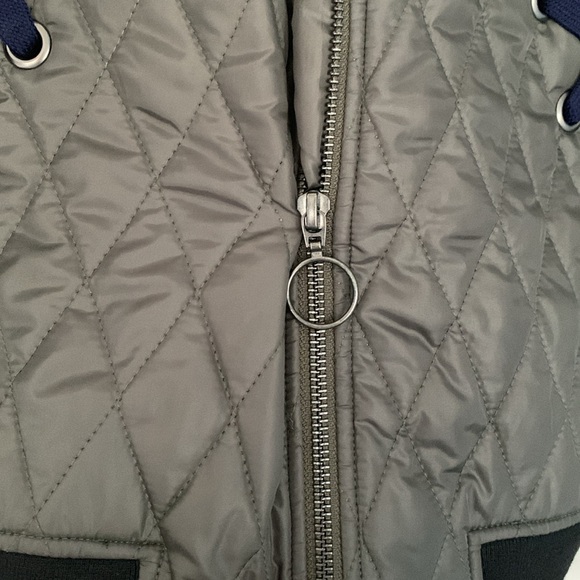 Size small - Picture 2 of 7